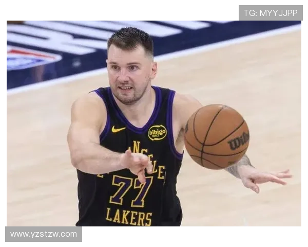 [NBA]东契奇快攻背传 詹姆斯跟进战斧劈扣.